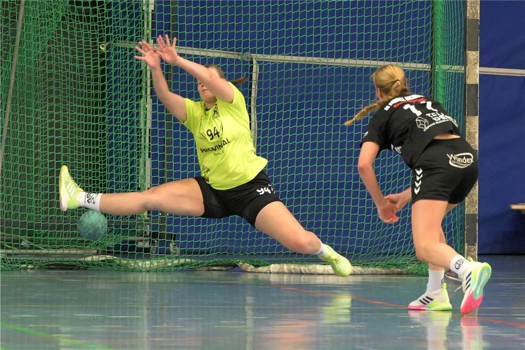 Lüner SV Handball vor Herkulesaufgabe: Auswärtsspiel bei Spitzenreiter Borussia Dortmund II Vivien Thun hält einen Ball.