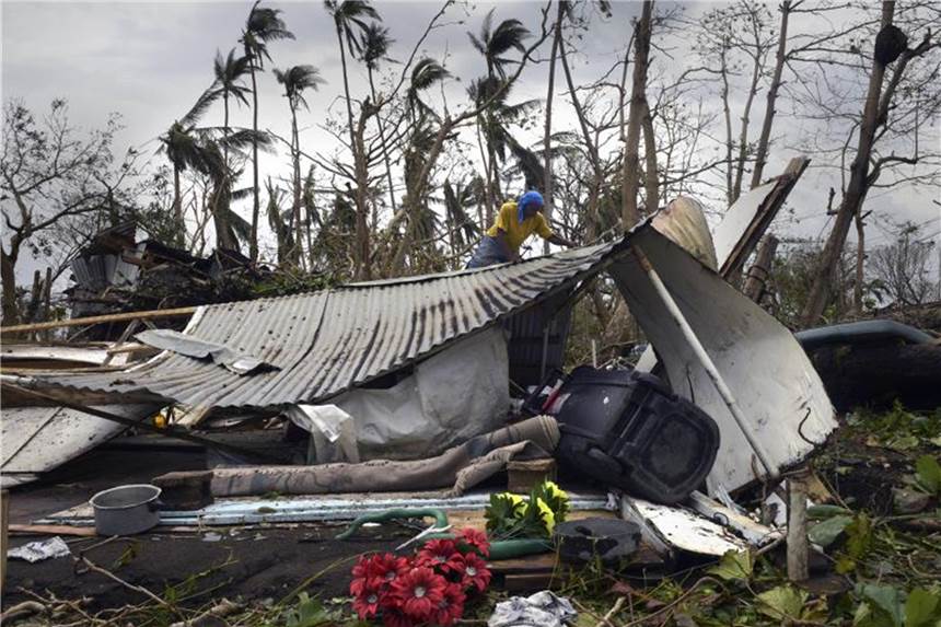 Trump zweifelt an 3000 Toten nach Hurrikan in Puerto Rico Vöällig zerstört: Puerto Rico, nachdem der Hurrikan „Maria“ über die Insel hinweggezogen war. Foto: Carol Guzy/ZUMA Wire
