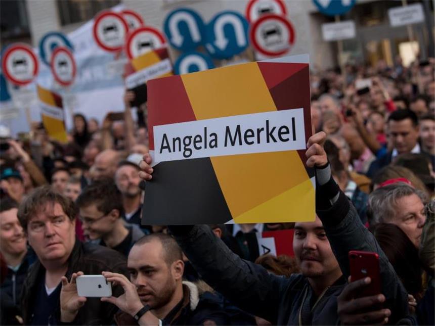 TV-Schlussrunde im ZDF: Alle gegen Gauland Völlig offen ist, mit welcher Koalition Merkel eine vierte Amtszeit als Kanzlerin antreten könnte. Foto: Sven Hoppe