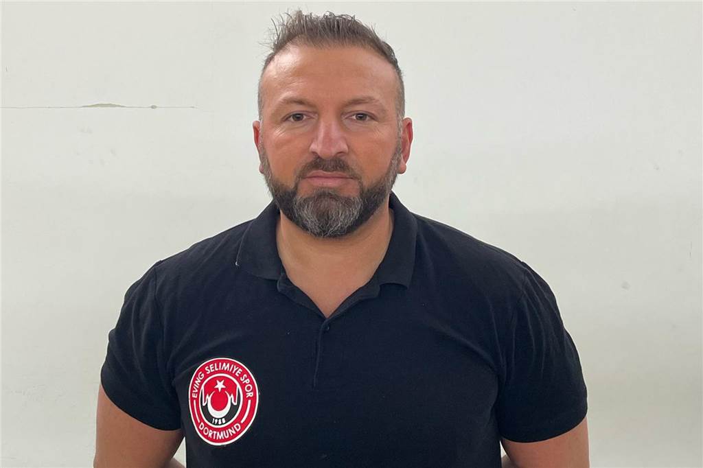 Dortmunder A-Ligist steckt im Abstiegskampf: Zum Start direkt ein „Sechs-Punkte-Spiel“ Volkan Yurdakul ist Trainer von Eving Selimiye Spor II.