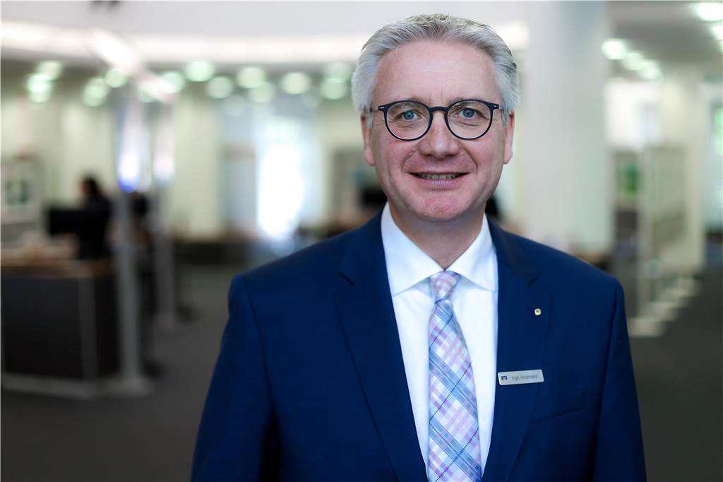 Banken rüsten auf: Plötzlich steht der Kassenraum im Nebel Ingo Hinzmann (Vereinte Volksbank