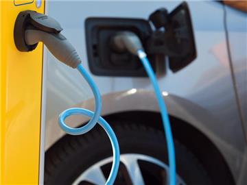Volkswagen arbeitet daran, die Batterien von Elektroautos in 15 Minuten zu 80 Prozent aufzuladen. Foto: Patrick Pleul/Symbol