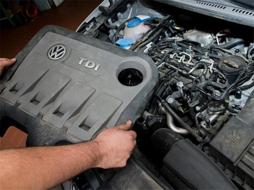 VW erzielt in USA Vergleich für 3,0-Liter-Dieselwagen Volkswagen hat in den USA eine Grundsatzeinigung mit Behörden und Kunden über Reparaturen, Rückkäufe und Entschädigungen bei gut 80 000 Dieselwagen ausgehandelt. Foto: Julian Stratenschulte/Symbol