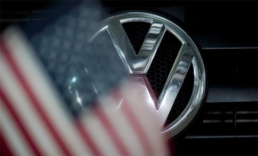 Volkswagen muss bis zu 14,7 Milliarden Dollar zahlen Volkswagen muss wegen des Abgas-Skandals in den USA voraussichtlich bis zu 14,7 Milliarden Dollar für Rückkäufe, Entschädigungen und Strafen ausgeben.