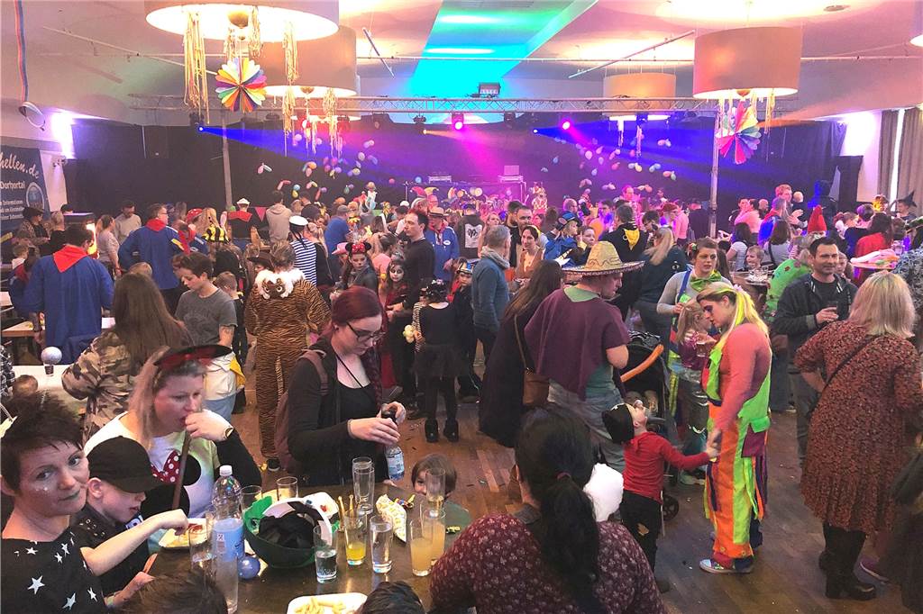 Organisatoren denken über Neuerung beim Kinderkarneval nach Voll, aber nicht zu voll war es beim Kinderkarneval im Kirchhellener Brauhaus.