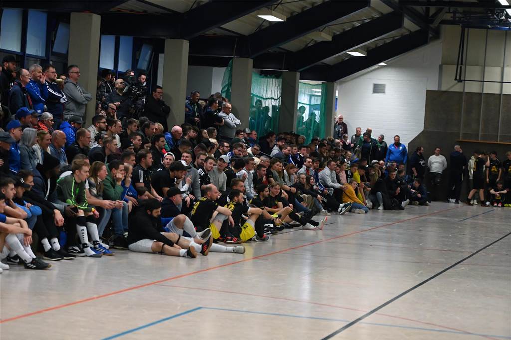 Ganz oder gar nicht! Turnier-Verzicht extrem enttäuschend Volle Halle in Heeren bei den Stadtmeisterschaften 2023.