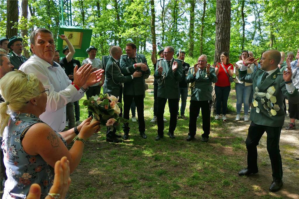 Viele Fotos vom Vogelschießen: Begeisterung pur im Zwillbrocker Schützenwald