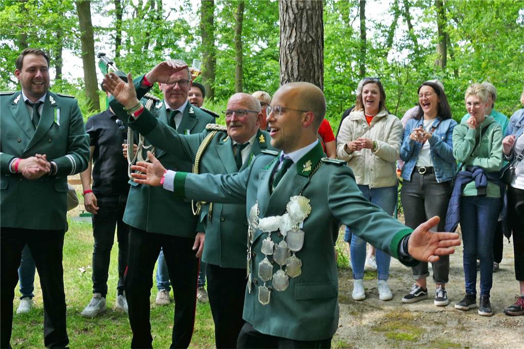 Viele Fotos vom Vogelschießen: Begeisterung pur im Zwillbrocker Schützenwald