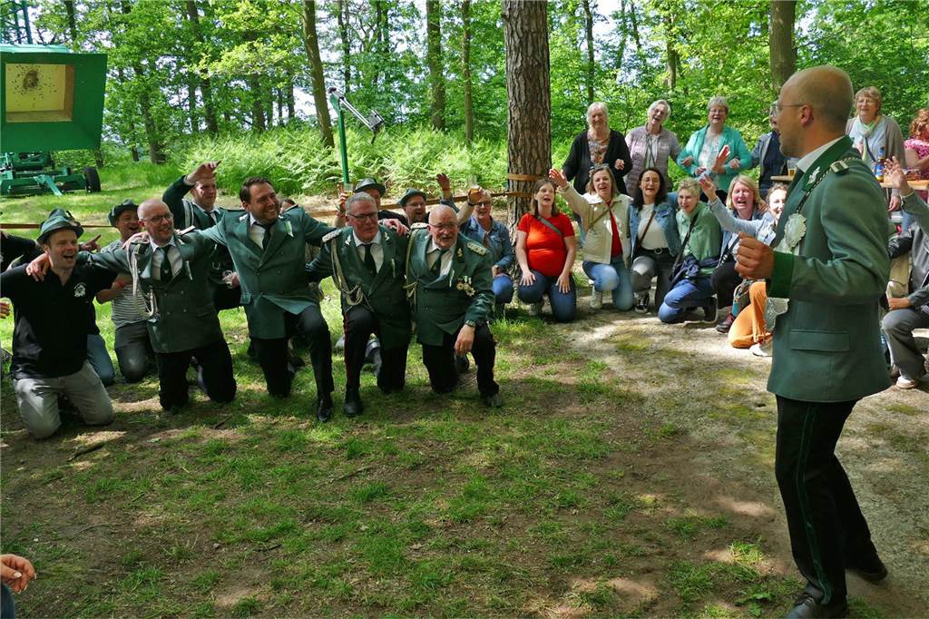 Viele Fotos vom Vogelschießen: Begeisterung pur im Zwillbrocker Schützenwald