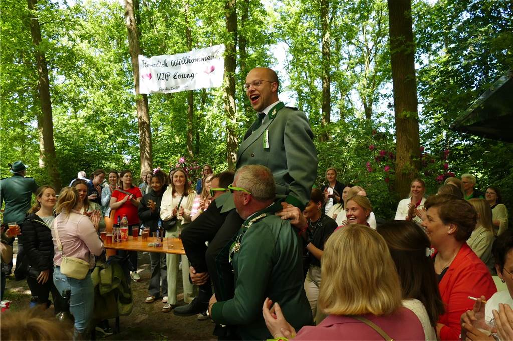 Viele Fotos vom Vogelschießen: Begeisterung pur im Zwillbrocker Schützenwald
