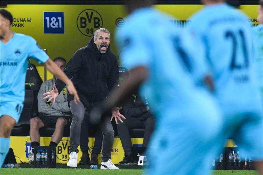 BVB-Podcast: Schwere Kost gegen Fürth - Rose platzt wegen Hamann der Kragen Voller Einsatz: BVB-Trainer Marco Rose.
