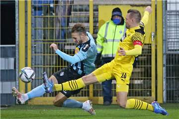 Voller Einsatz ist in der 3. Liga in jedem Spiel gefragt. Ohne geht es nicht, betont Franz Pfanne, bei der U23 des BVB Kapitän und Abwehrchef in Personalunion.