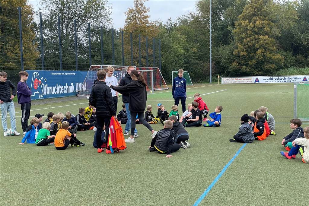 SSV Mühlhausen lotst fünf neue Spieler an den Mühlbach Volles Haus: Über 40 Kinder nahmen am Jugendcamp des SSV Mühlhausen teil.