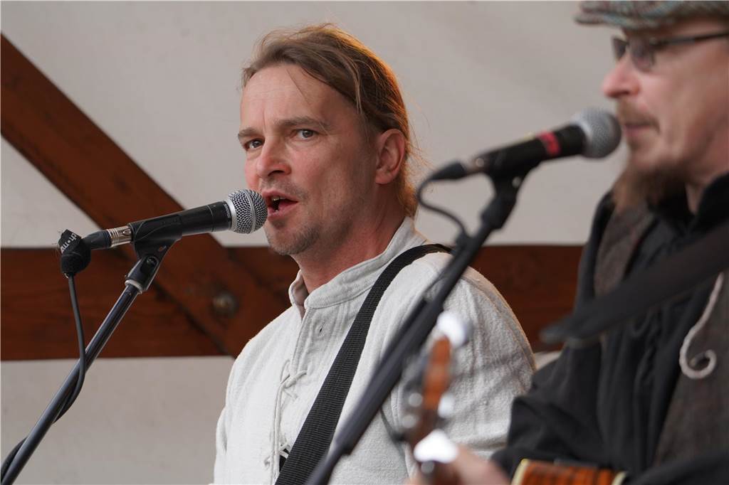 Volles Programm auf dem Mittelaltermarkt in Castrop. Am Sonntag durften die Gäste Schwertkämpfe von Rittern, Hexen- und Spinnenshows sowie viele weitere Attraktionen bestaunen.