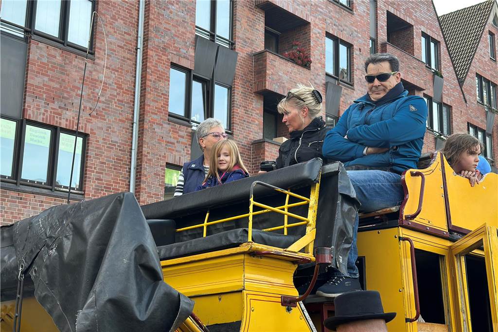 Volles Programm auf dem Mittelaltermarkt in Castrop. Am Sonntag durften die Gäste Schwertkämpfe von Rittern, Hexen- und Spinnenshows sowie viele weitere Attraktionen bestaunen.