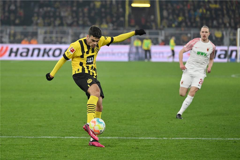 BVB-Matchwinner Reyna wendet sich an seine Kritiker: Mittelfeldspieler drängt in die Startelf Giovanni Reyna trifft zum Sieg gegen Augsburg.