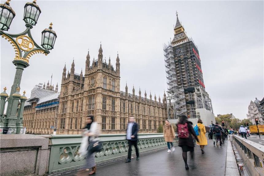 Big Ben läutet erstmals seit drei Monaten Vollständig eingerüstet und meist stumm: der Big Ben in London. Foto: Rob Pinney