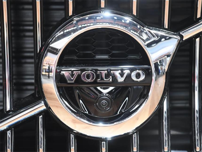 Volvo will sich schrittweise vom Verbrennungsmotor verabschieden: Ab 2019 soll jedes neue Volvo-Modell einen Elektromotor haben. Foto: Uli Deck/dpa