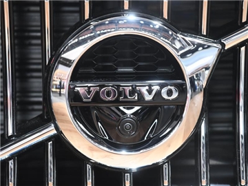 Volvo will sich schrittweise vom Verbrennungsmotor verabschieden: Ab 2019 soll jedes neue Volvo-Modell einen Elektromotor haben. Foto: Uli Deck/dpa