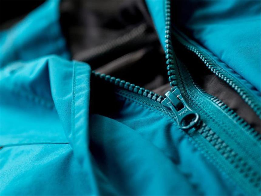 Outdoor-Kleidung enthält noch immer gefährliche Chemikalien Vom 24.-27.01.2016 findet die Ispo, die weltgrößte Sportartikelmesse, in München (Bayern) statt. Foto: Sven Hoppe