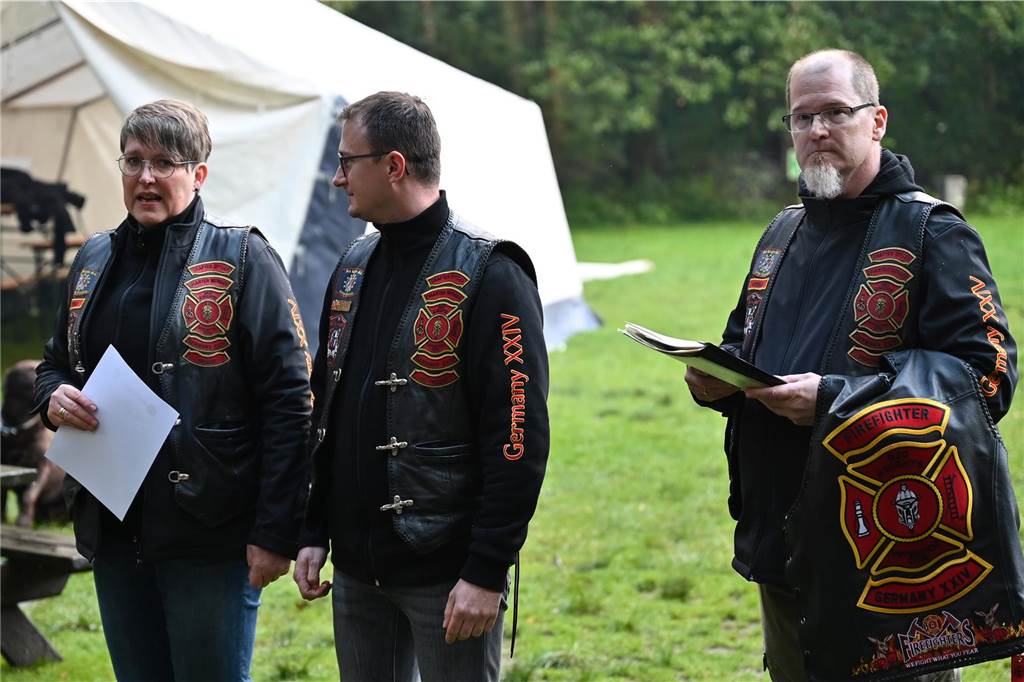 Vom 27. bis 29. September feierte das „Chapter Germany 24“ des Red Knights Motorradclubs sein fünfjähriges Bestehen am Annaberg in Haltern am See. Der Motorradclub hat seinen Stammsitz in Wulfen und besteht aus Feuerwehrleuten, ihren Familien und Freunden. Zu der Feier waren zahlreiche befreundete Chapter und Gäste aus ganz Deutschland angereist, um gemeinsam dieses Jubiläum zu zelebrieren. Nach dem offiziellen Teil der Veranstaltung mit der Ernennung neuer Mitglieder zu „Rittern“ ging es nahtlos zur Party mit Live Musik über. 