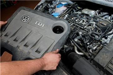 Vom Abgas-Skandal betroffener 2.0l TDI Dieselmotor vom Typ EA189. Die FDP verlangt von der Bundesregierung unverzüglich die Rahmenbedingungen für Hardware-Nachrüstungen zu schaffen. Foto: Julian Stratenschulte
