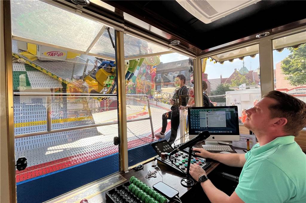 Das "Take off" ein Fahrgeschäft auf der Vredener Kirmes