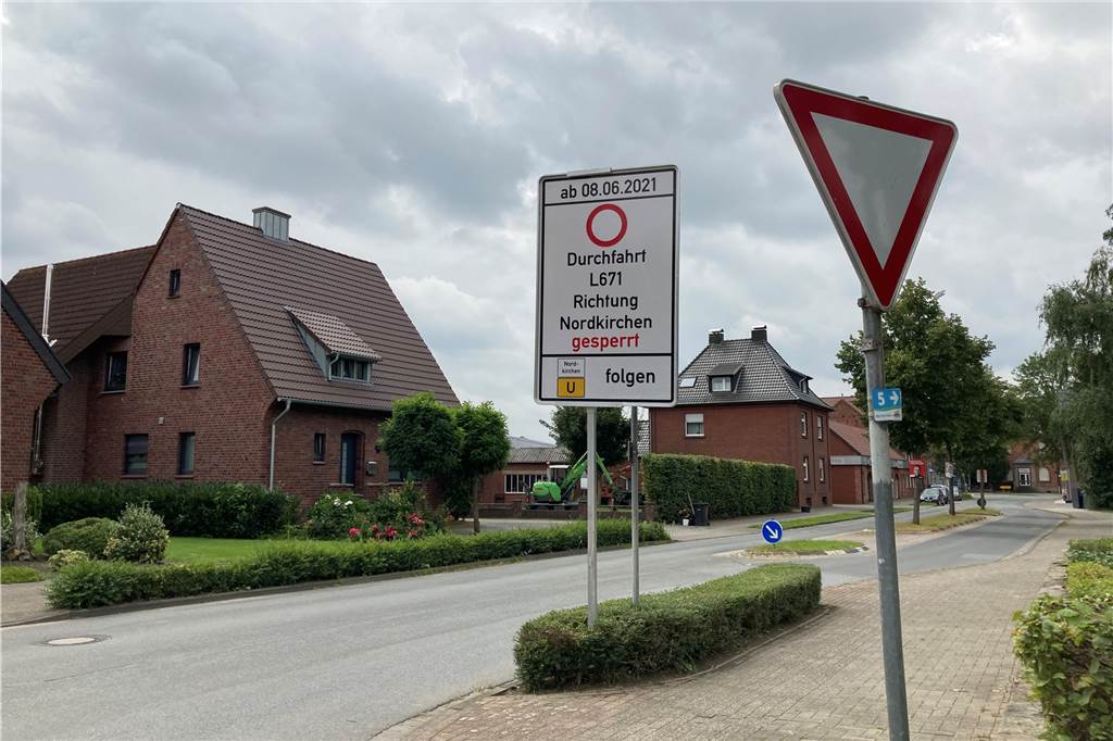Umleitung im Video: Wie lange fährt man von Capelle nach Nordkirchen? Vom Capeller Zentrum sind wir über die Umleitungsstrecke nach Nordkirchen gefahren.
