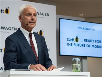 Vom klassischen Autobauer zum Mobilitäts-Anbieter: VW-Chef Matthias Müller äußert sich zum Einstieg bei Gett. Foto: Bernd von Jutrczenka