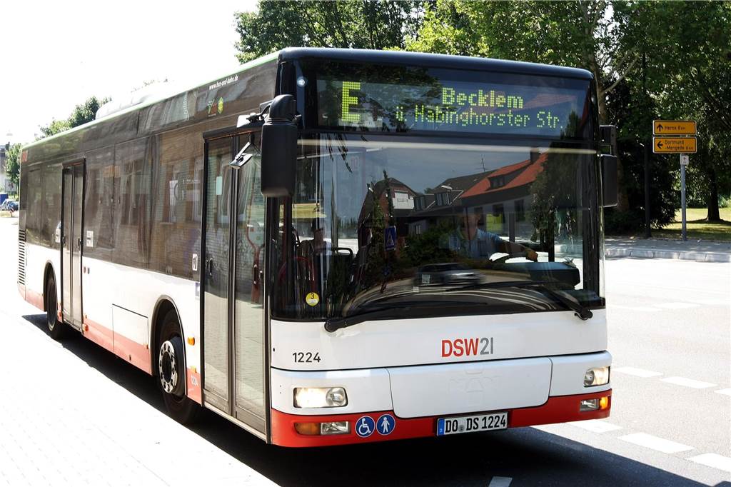 Streik bei DSW21: Schulen werden am Donnerstag nicht angefahren Bus-Einsatzwagen von DSW21 nach Becklem.