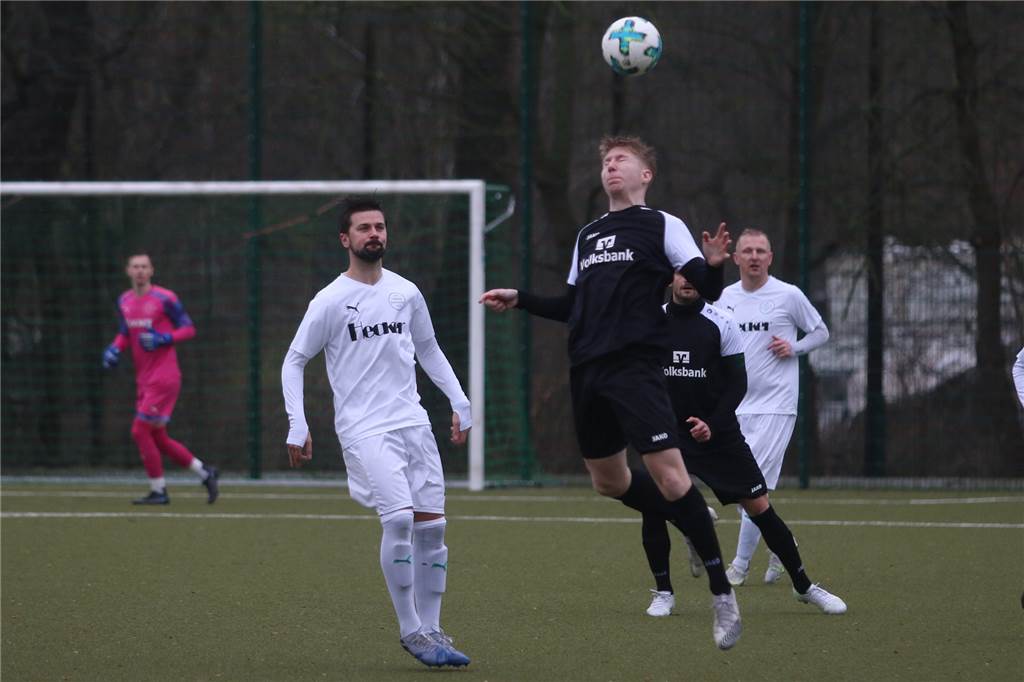 Olbrich ist bereit für Wechsel vom SuS Olfen zum FC Nordkirchen: „Freue mich auf Konkurrenzkampf“ Vom SuS Olfen will sich Florian Olbrich (M.) mit dem Klassenerhalt verabschieden.
