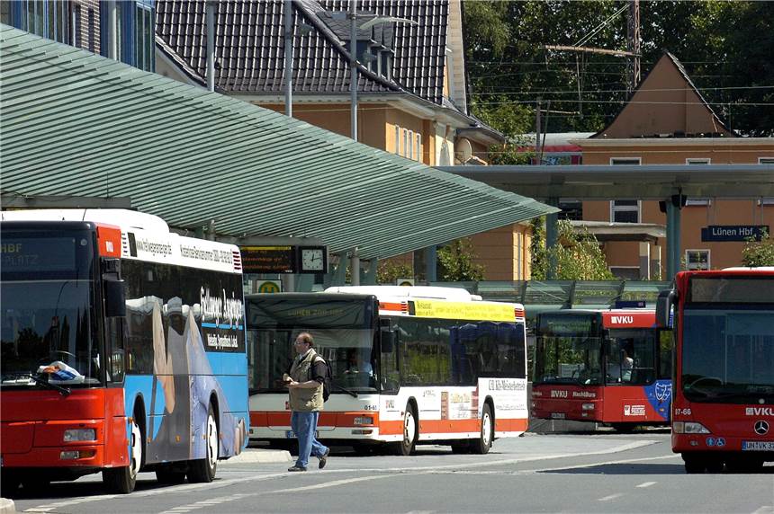 Ohne Umsteigen von Lünen nach Hamm: Schnellbuslinie S20 nimmt Fahrt auf Vom ZOB in Lünen startet am Montag (10.1.) erstmals die neue Schnellbuslinie S20. Sie führt stündlich direkt bis Hamm und hält nur an ausgewählten Haltestellen.