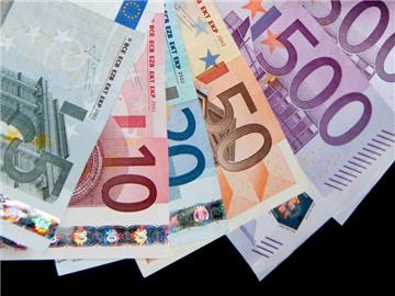 Von Armut bedroht ist laut Statistischem Bundesamt, wer als Alleinstehender weniger als 980 Euro im Monat zur Verfügung hat. Foto: Robert Schlesinger
