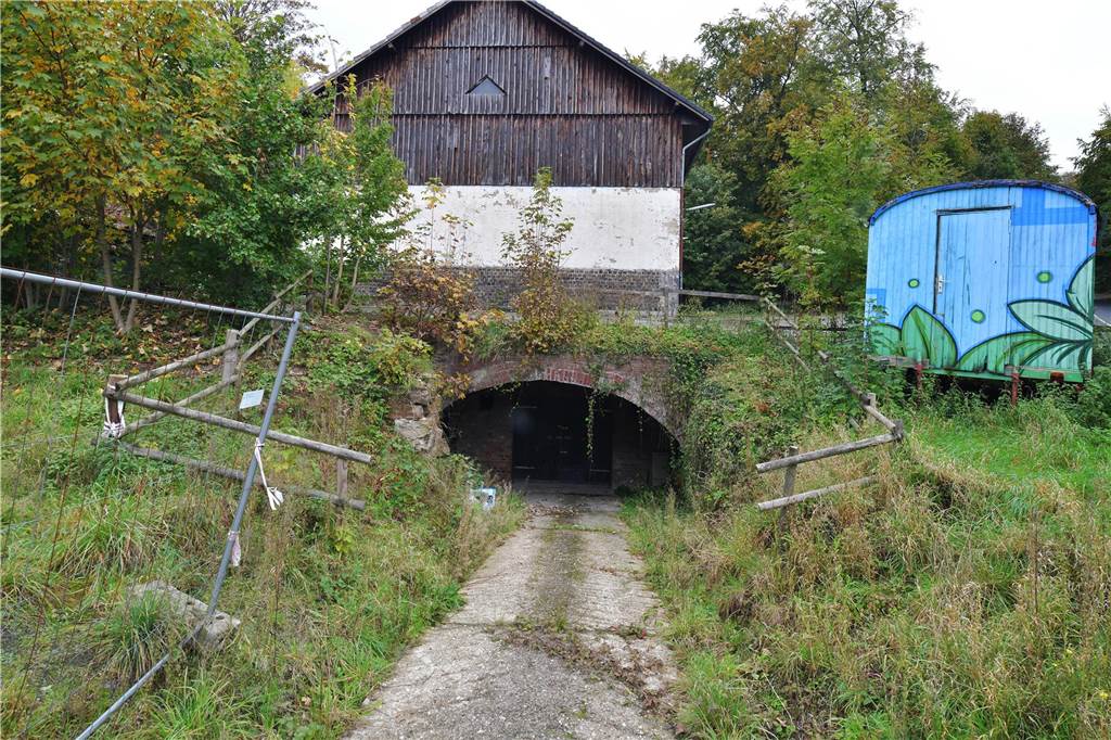 Weinkeller am Brauereiknapp: Was wurde aus den Plänen des Weingutes? Von außen ist nur zu erahnen, was sich unter dem Brauereiknapp erstreckt: 1900 Quadratmeter Kellergewölbe.