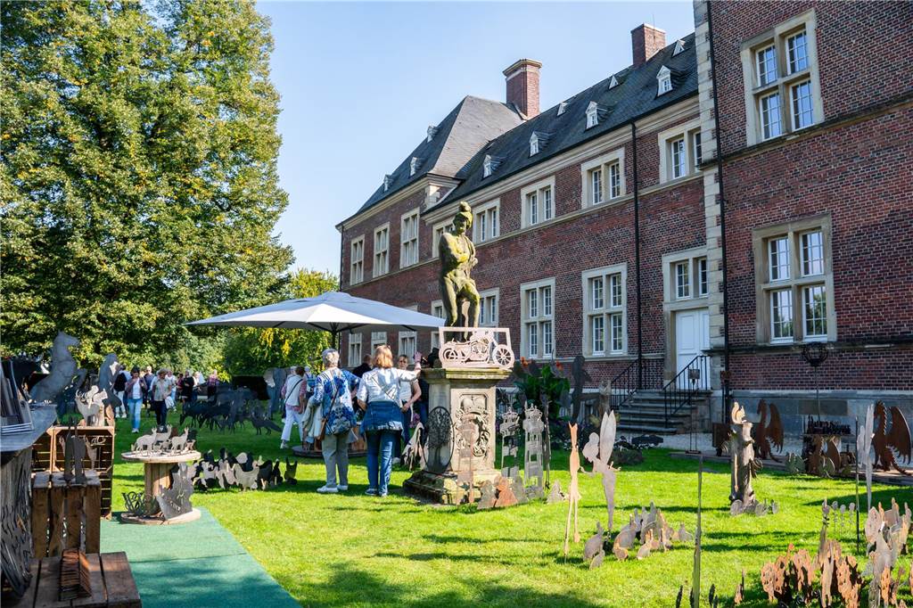 Schlosszauber schrammt am Ziel vorbei: Analyse der Premiere steht aus Blick auf die Schlossinsel