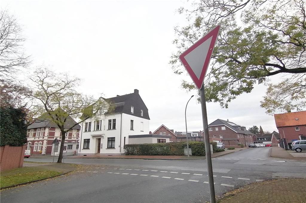 „Sicherheitsrisiko“ am Busbahnhof: Viele Schüler überqueren die Dufkampstraße Kreuzung Dufkampstraße/Brakstraße