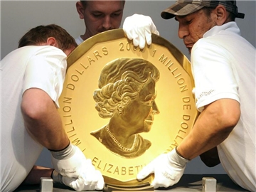 Von der 100 Kilo schweren und 53 Zentimeter großen "Big Maple Leaf"-Goldmünze gibt es insgesamt fünf Exemplare. Foto: Hans Klaus Techt