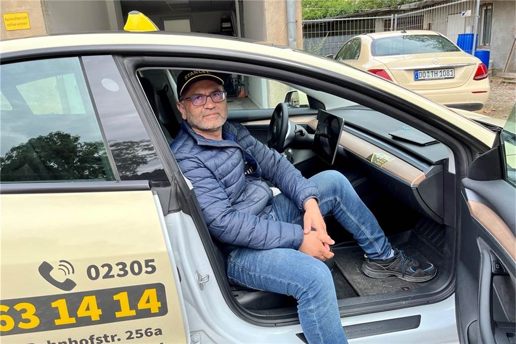 Die drei schlimmsten Erlebnisse eines Castrop-Rauxeler Taxifahrers Muhammad Imran, Inhaber vom Taxiunternehmen Flex Taxi in Castrop-Rauxel