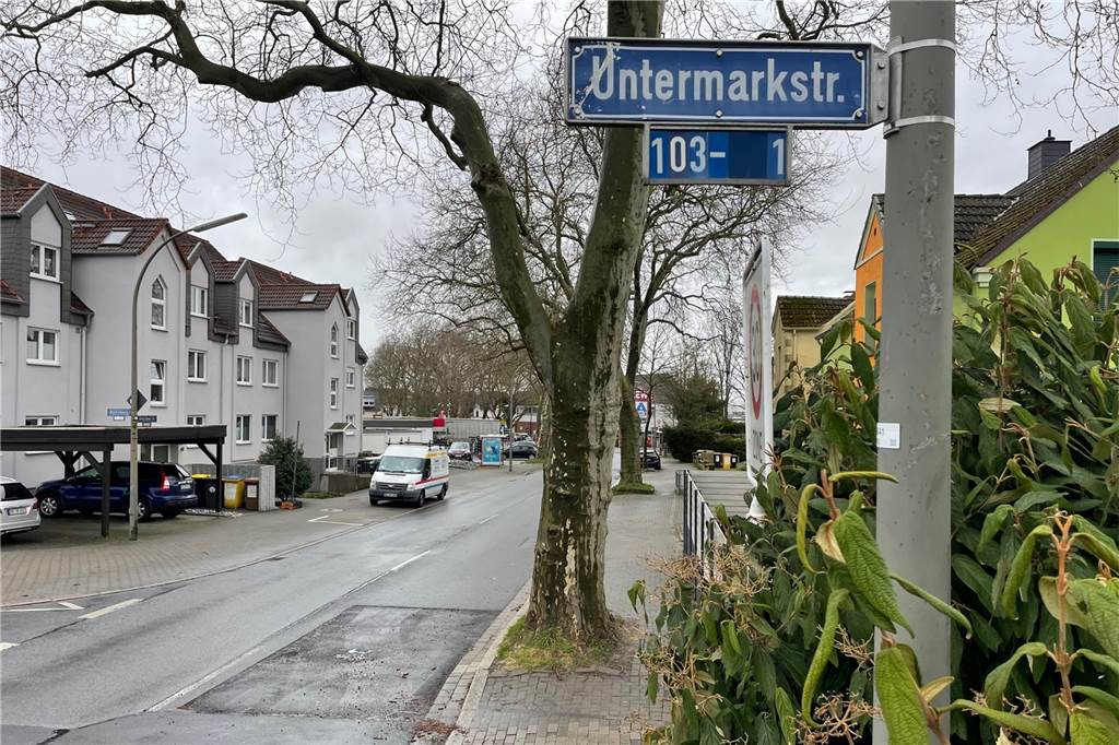 Von der Einmündung zur Untermarkstraße geht der nächste Bauabschnitt in Richtung Norden: Eine Vollsperrung der Höchstener Straße ist geplant.