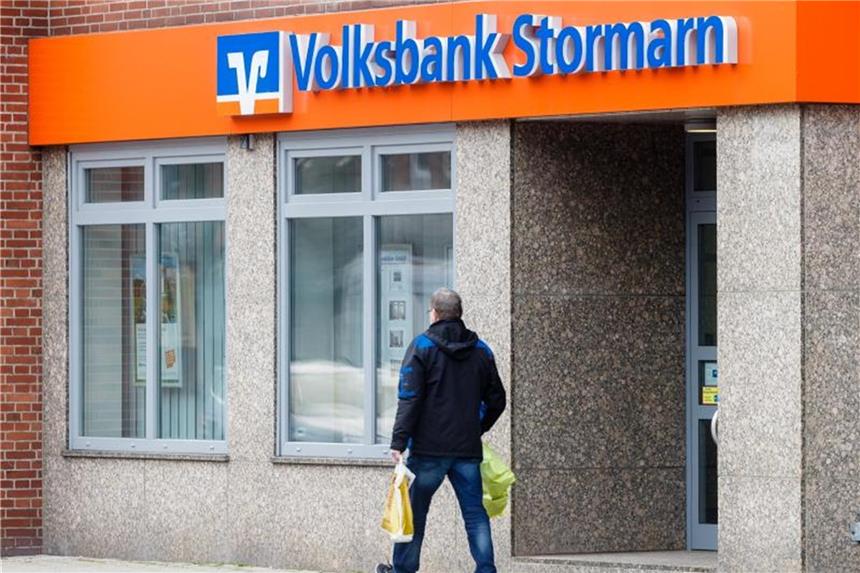 Höhere Gebühren und weniger Filialen bei Volksbanken „Von der Kostenlos-Mentalität müssen wir uns verabschieden“, sagt der Präsident des Genossenschaftsverbandes, Ralf W. Barkey. Foto: Markus Scholz