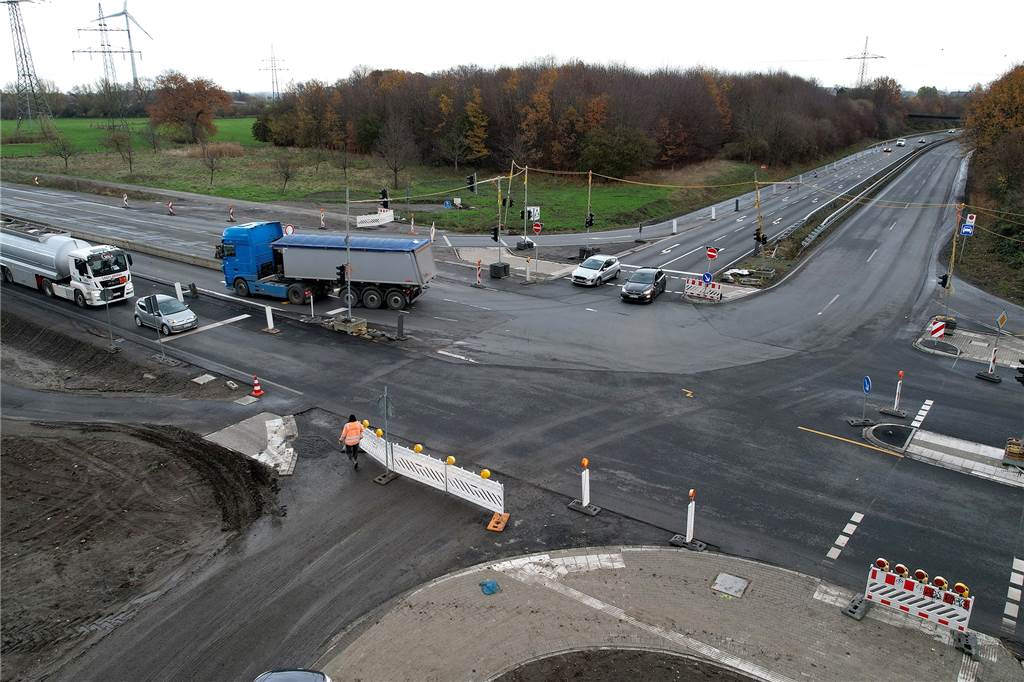 B54 und Baugebiet: Viele Baustellen in Mitte und im Norden für 2023 geplant Von der Kreuzung B54/B236 bis zur Kupferstraße wird die Bundesstraße ausgebaut. Voraussichtliches Ende: 2024.