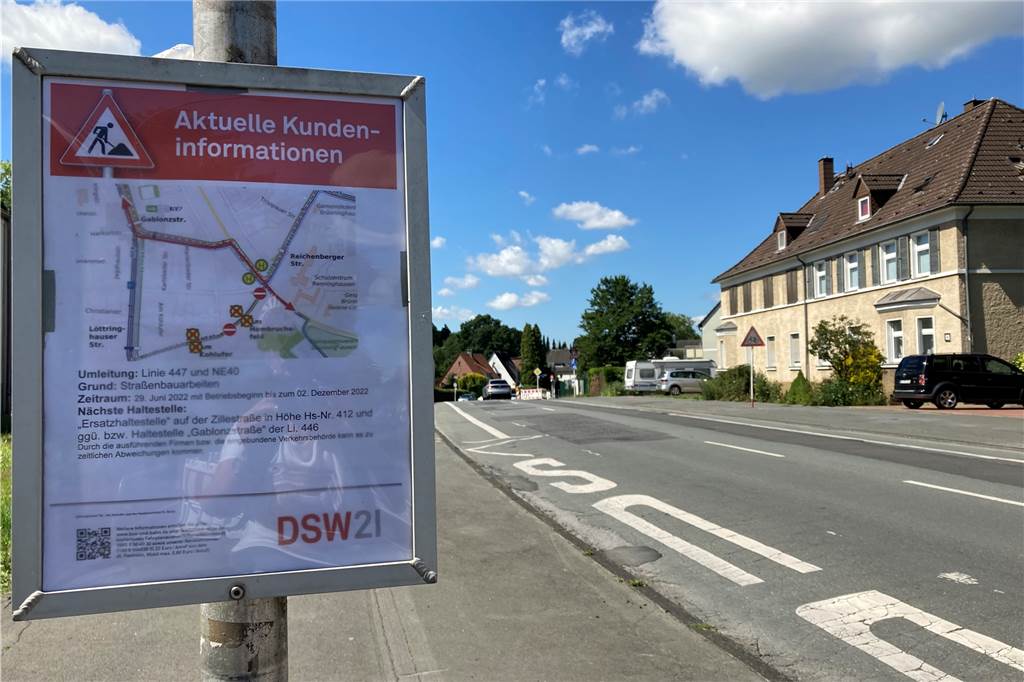 Nach jahrelangem Warten: Sanierung am Hombruchsfeld soll endlich starten Von der Sanierung der Straße sind auch Buslinien betroffen. Es gibt entsprechende Hinweisschilder an den betroffenen Haltestellen.
