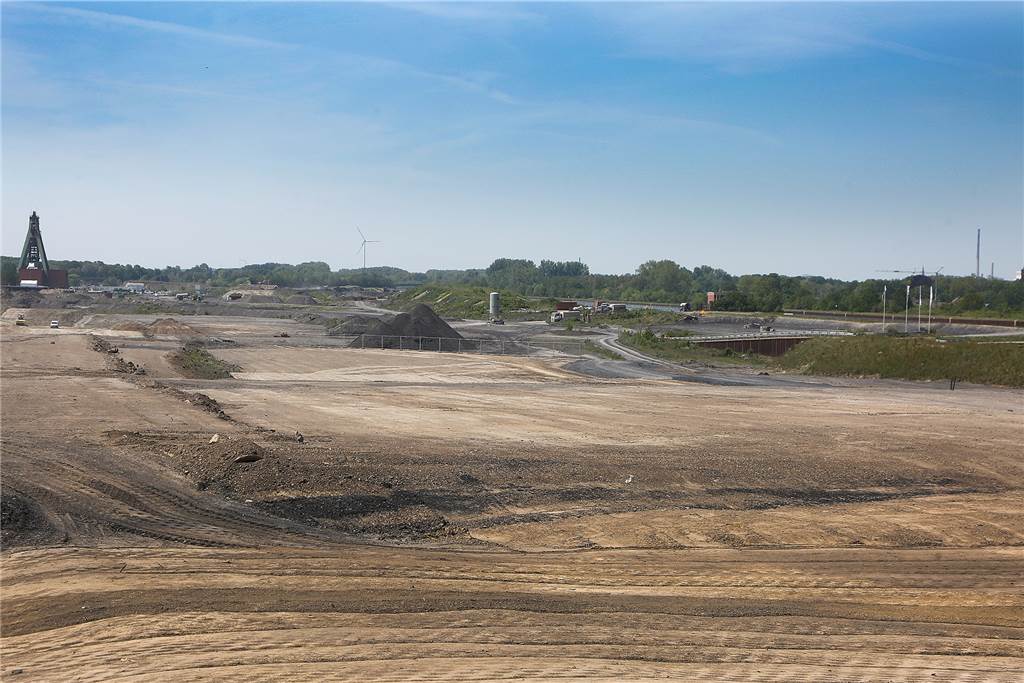 Neuer Radweg von Rünthe nach Lünen soll sogar eine Beleuchtung bekommen Von der Wasserstadt soll es an zentraler Stelle eine Fußgänger- und Fahrradbrücke geben, um den Radweg an Oberaden anzubinden.
