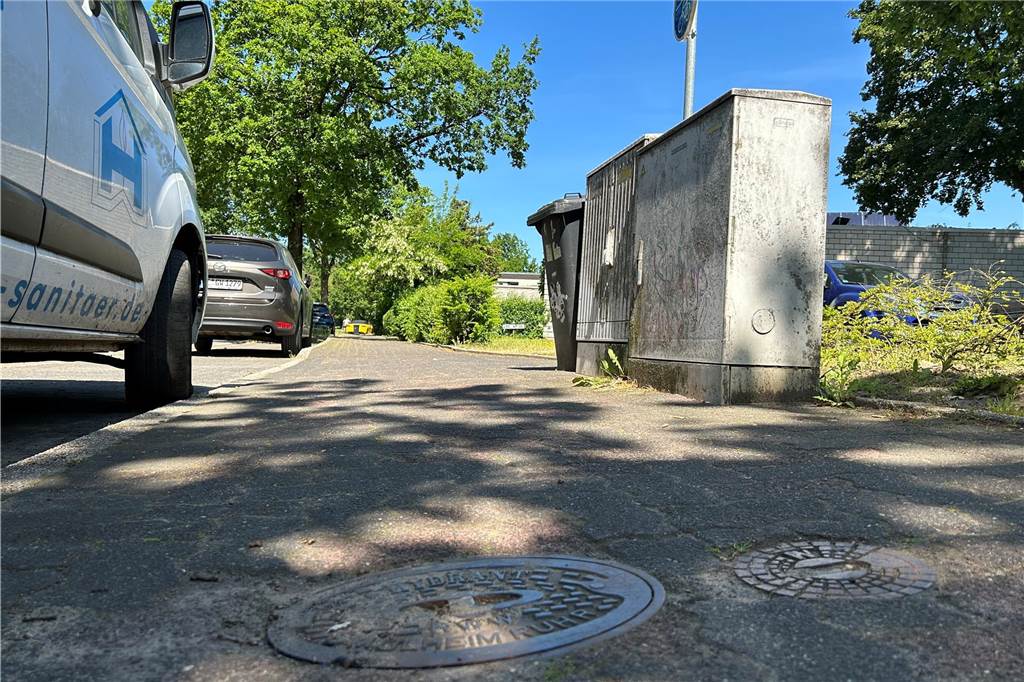 Vandalismus beim Schützenfest: Ingolf Indenbirken schildert Schäden Von diesem Verteilerkasten und dem Hydranten aus ist das Festzelt des Schützenfestes von Holsterhausen 53 mit Wasser und Strom versorgt worden.
