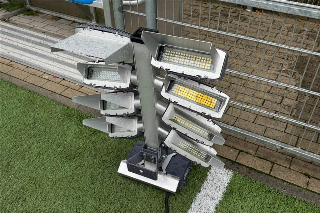LED-Strahler am Sportplatz.
