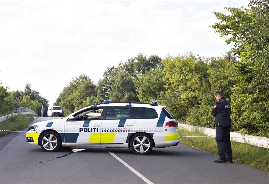 Heiße Spur nach tödlichem Betonklotzwurf in Dänemark Von dieser Brücke wurde der Betonklotz auf die Autobahn geworfen.