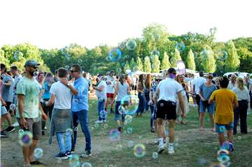 Von Juli bis August ziehen die Summersounds DJ-Picknicks wieder durch die Dortmunder Parks.