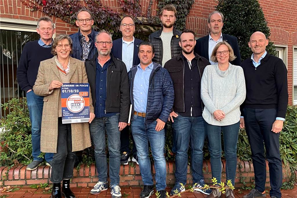 Nach Corona-Zwangspause: Heeker Gewerbeschau nimmt 2023 neuen Anlauf Von links: Die Arbeitsgruppe "Gewerbeschau 2023" besteht aus Josef Weilinghoff (Deco-Weilinghoff), Susanne Tombrink (Vorsitzende Gewerbeverein), Bernhard Gelking (Confusion), Franz-Josef Sundermann (Autohaus Sundermann, Vertreter Stroot), Guido Lammers (Radio WMW), Mirko Tadic und Jan Isfort (beide Isfort und 2G, Vertreter Heek-West), Julian Efker (Vertreter Heek-West), Jürgen Lammers, Ute Schwietering sowie Franz Josef Weilinghoff (alle Gemeinde).
