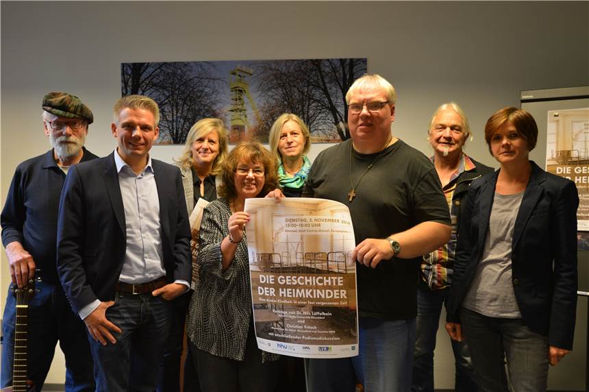 Die dunkle Vergangenheit der Heimkinder - Vorträge und Podiumsdiskussion (Von links) Rudolf Schiffmann, Christian Fritsch, Regina Kleff, Angelika Harms, Birgit Kühne, Thomas Frauendienst, Rüdiger Klebeck, Andrea Schmidt