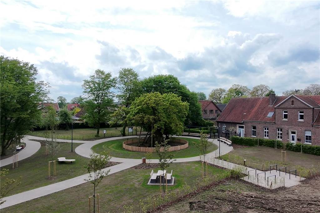 Mit Carlo Behler durch den neuen Femeichenpark in Erle Femeiche in Erle von oben